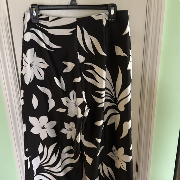 Worthington Black & White Floral Print Wide Leg Chic Pants Stylish Size 8 Tall - Picture 7 of 9